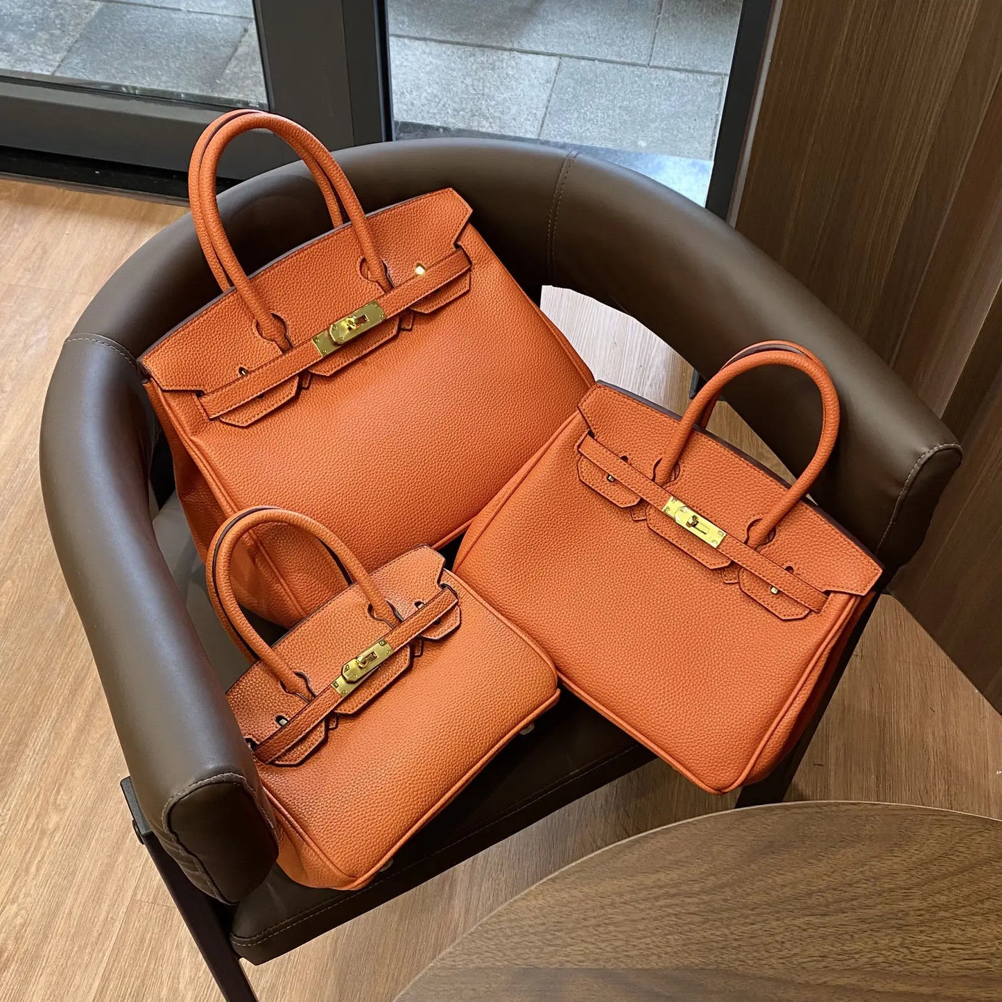 New Platinum Style Women’s Handbag – Large Capacity