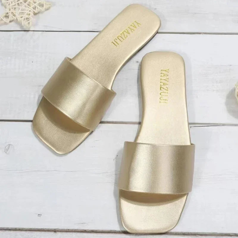 2023 Fashion Minimalist Slide Sandals – Women’s Open-Toe Beach Flats | شباشب نسائية صيفية 2023 – تصميم مينيمالي بحزام واحد مفتوحة من الأمام