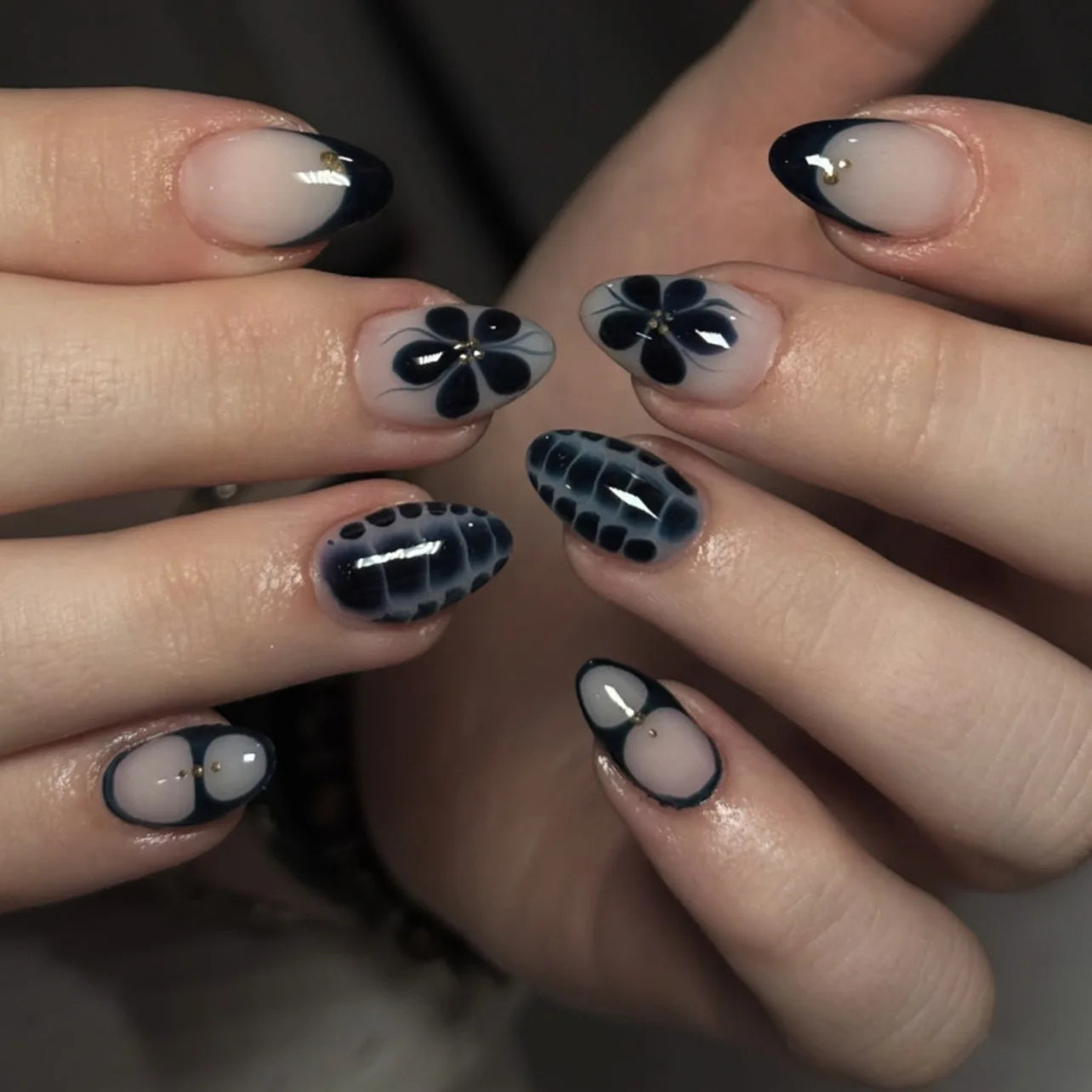 24Pcs Matte Almond Autumn Winter False Nails with Glue Glitter Butterfly Fake Nail Press Ons Black Gradient Artificial Nail Tips