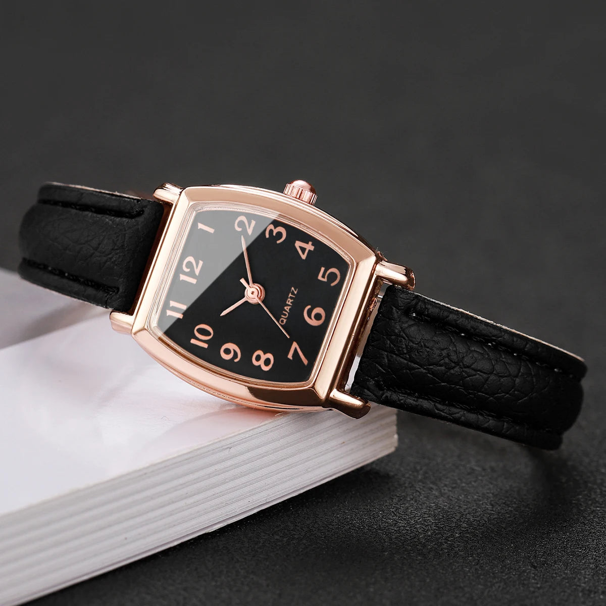 Elegant Tonneau Women Quartz Watch Leather Strap Arabic Dial Fashion Ladies Wristwatches Relogio Feminino（Without Box）