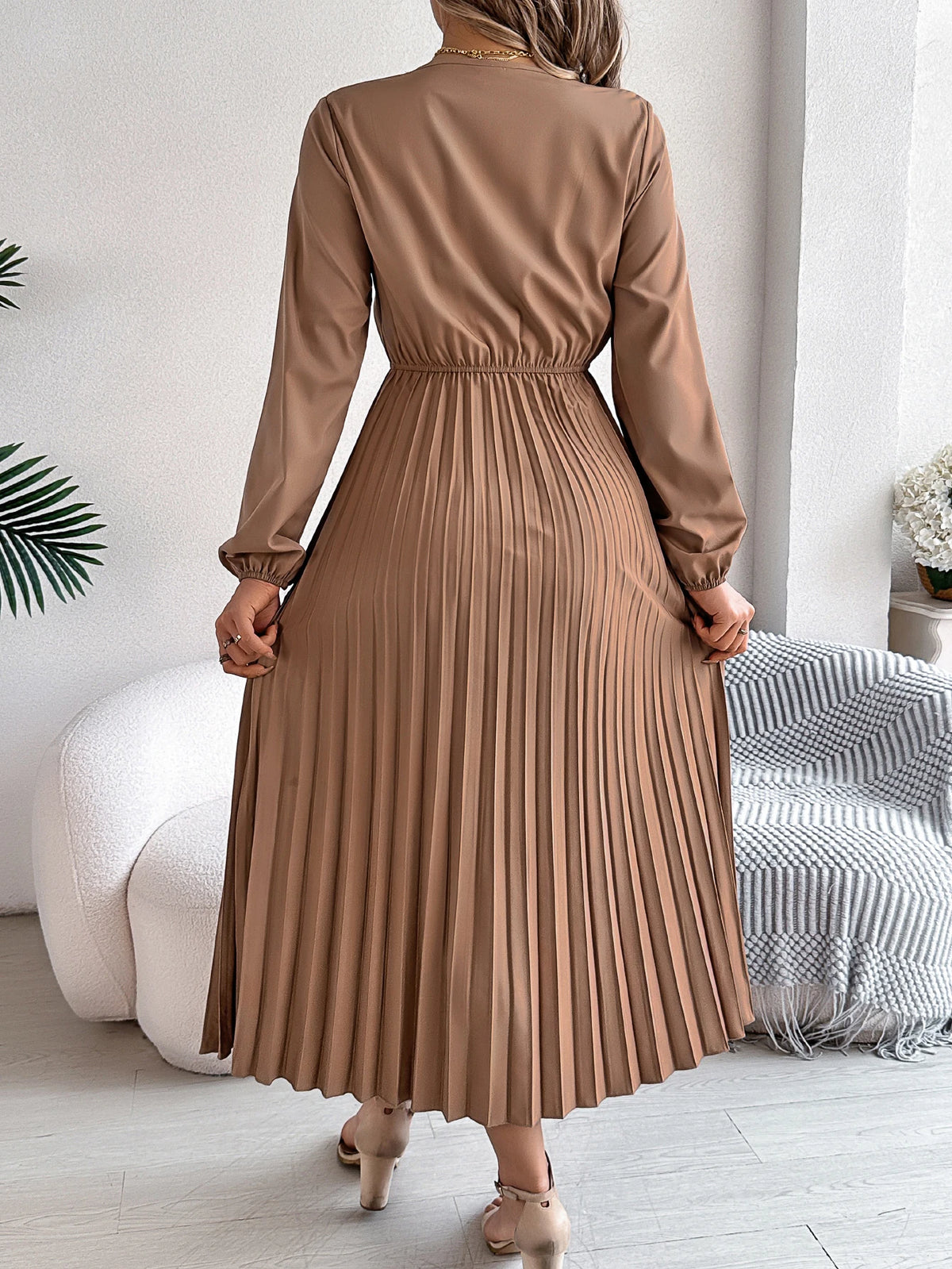 2026 Fashion Lace V Neck Lantern Long Sleeve Maxi Dress for Women Autumn Winter Casual Solid Color Pleated Dresses Khaki Red