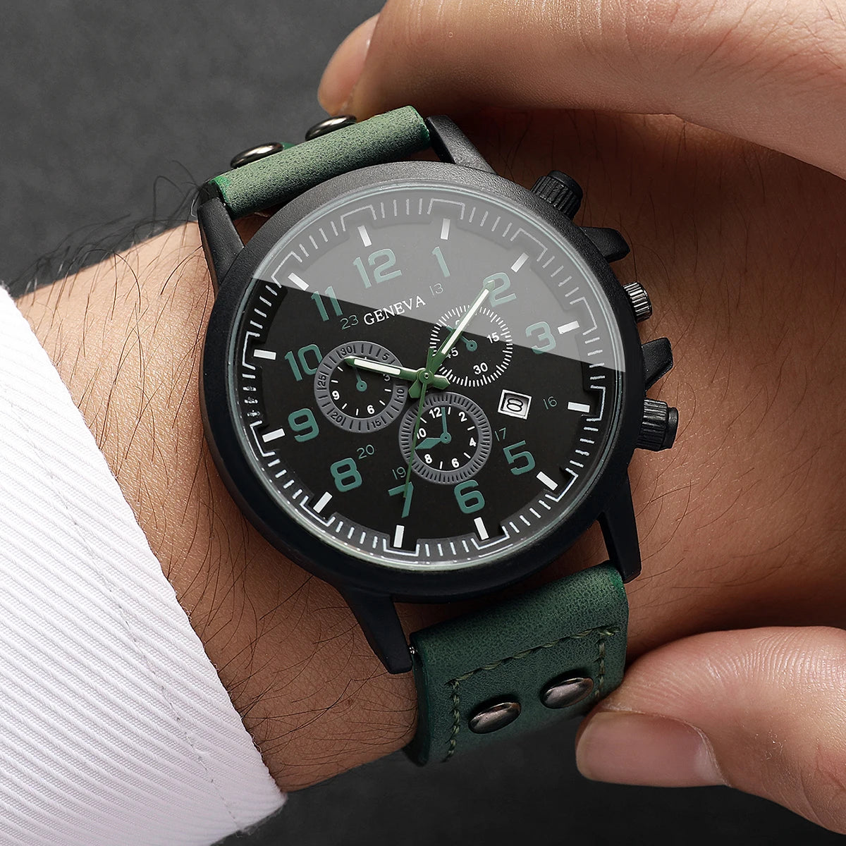 Casual Men Sport Quartz Watch Green Leather Strap Calendar Analog Male's Military Wristwatches Relogio Masculino（Without Box）
