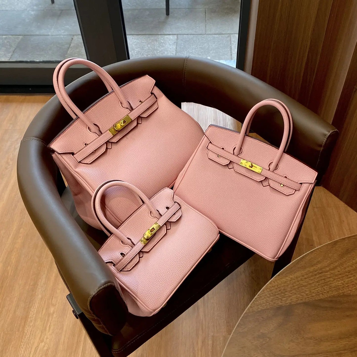 New Platinum Style Women’s Handbag – Large Capacity