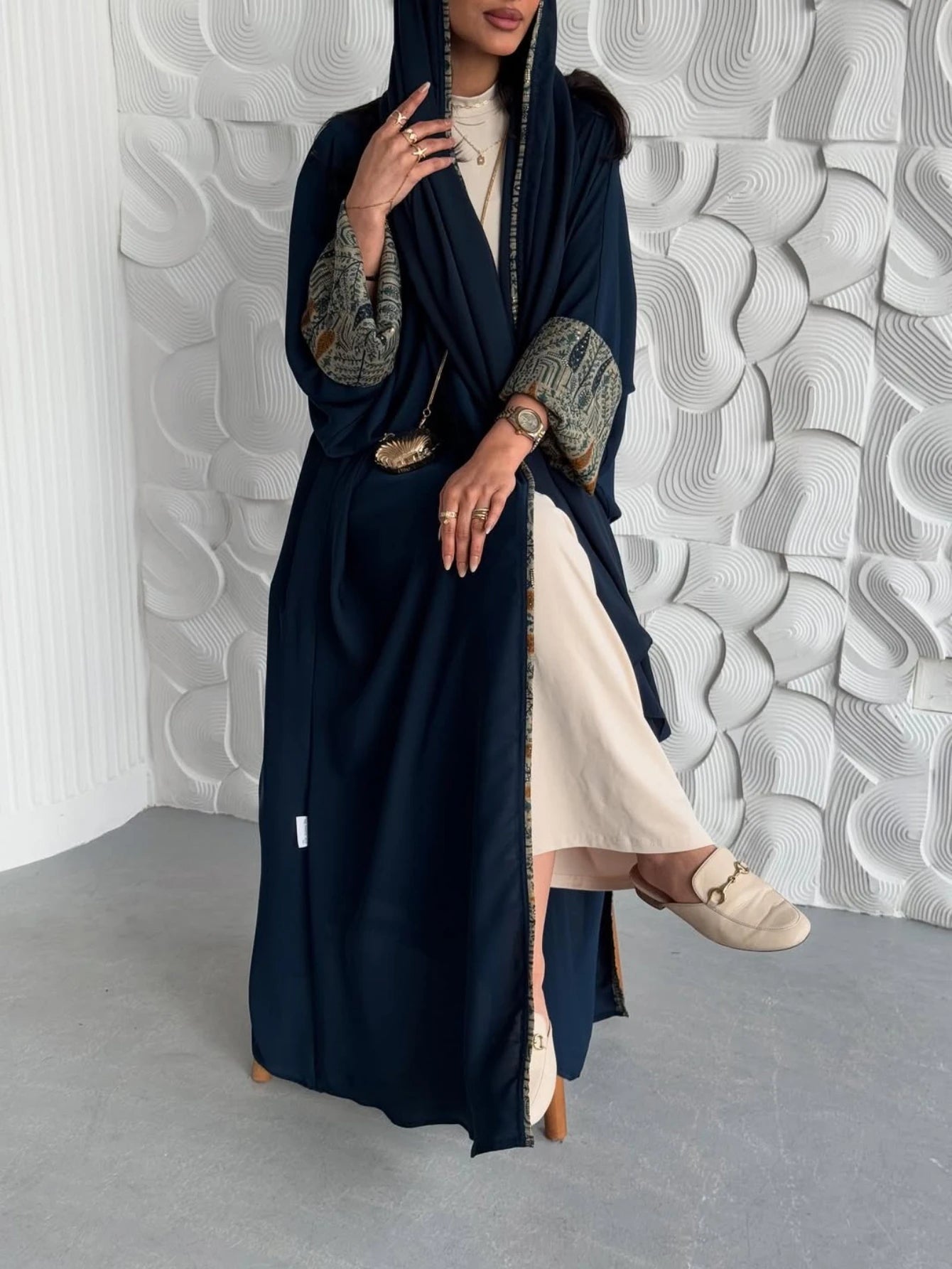 New arrival elegant 2-piece women abaya for spring season, Ramadan gatherings, and Eid celebrations