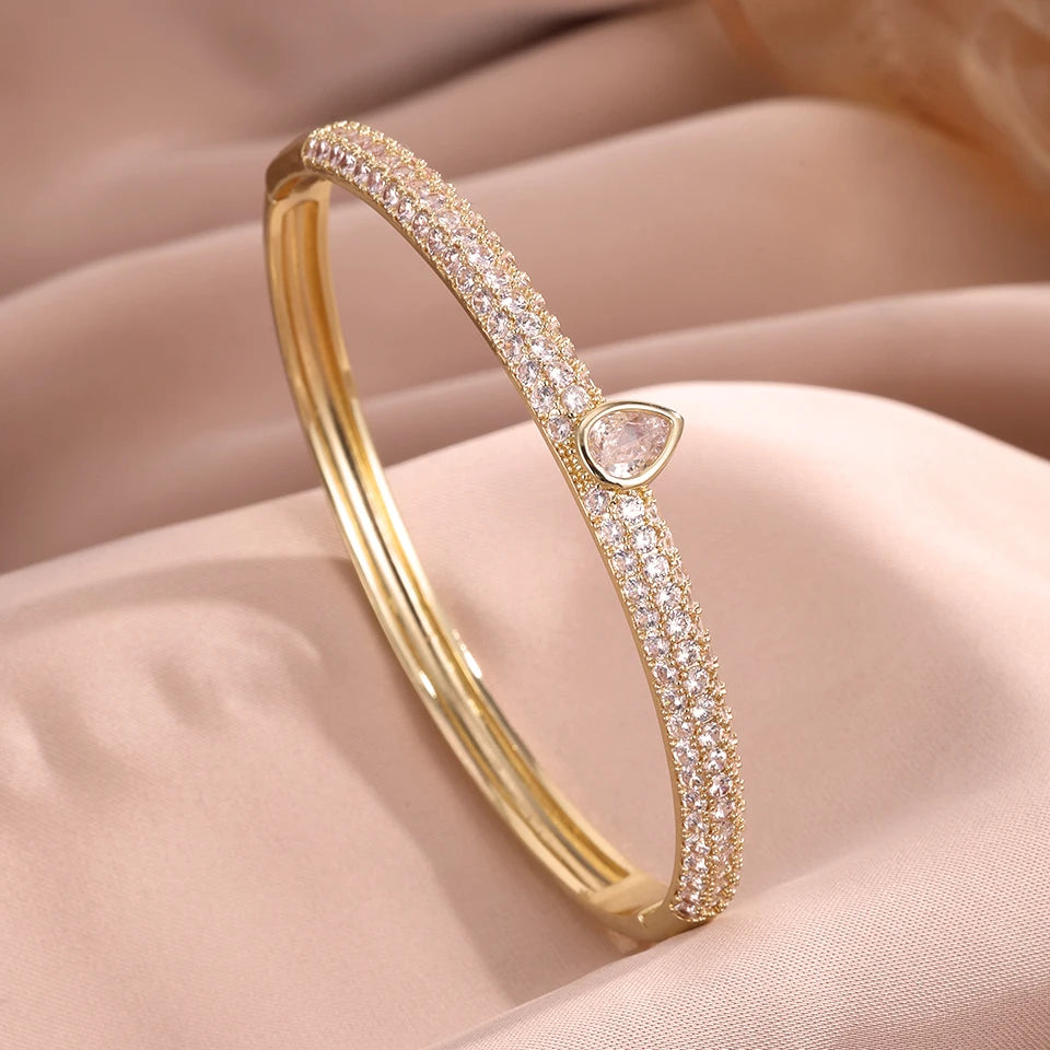 ZAKOL 1pcs Micro Paved Zirconia Single Water Drop Charm Bracelet for Women Full CZ Bangles Exquisite Holiday Jewelry Gifts