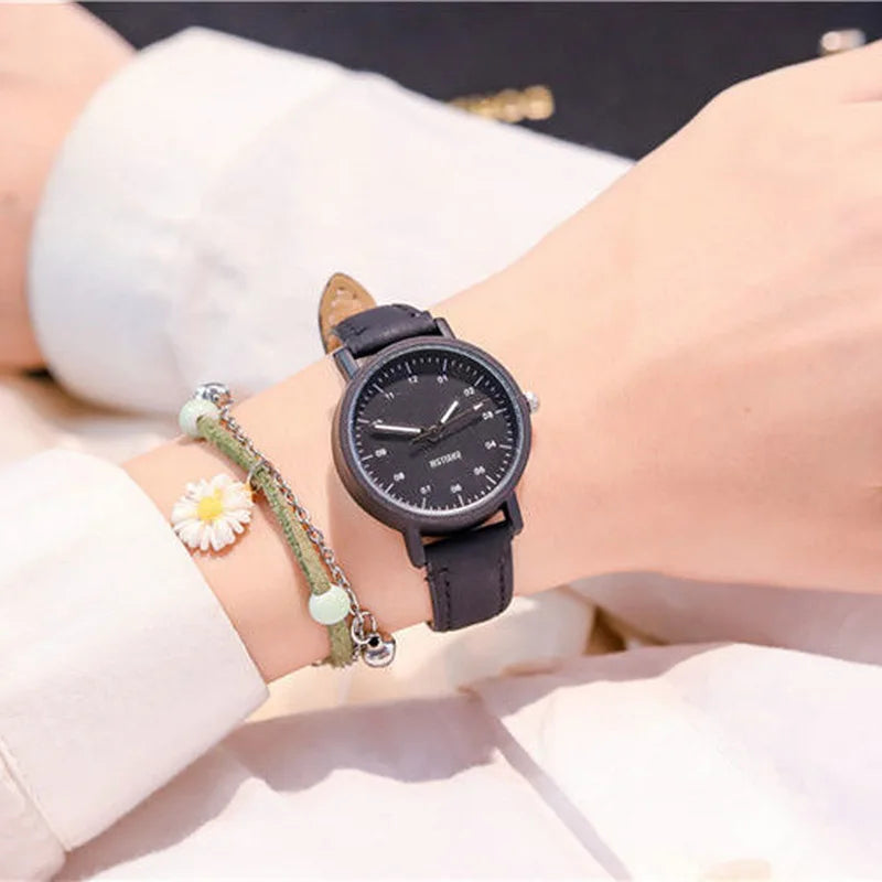 YIKAZE Women's Watch PU Leather Strap Women Quartz Watches Waterproof Round Dial Retro Bracelet Watch Ladies Girls Wristwatch