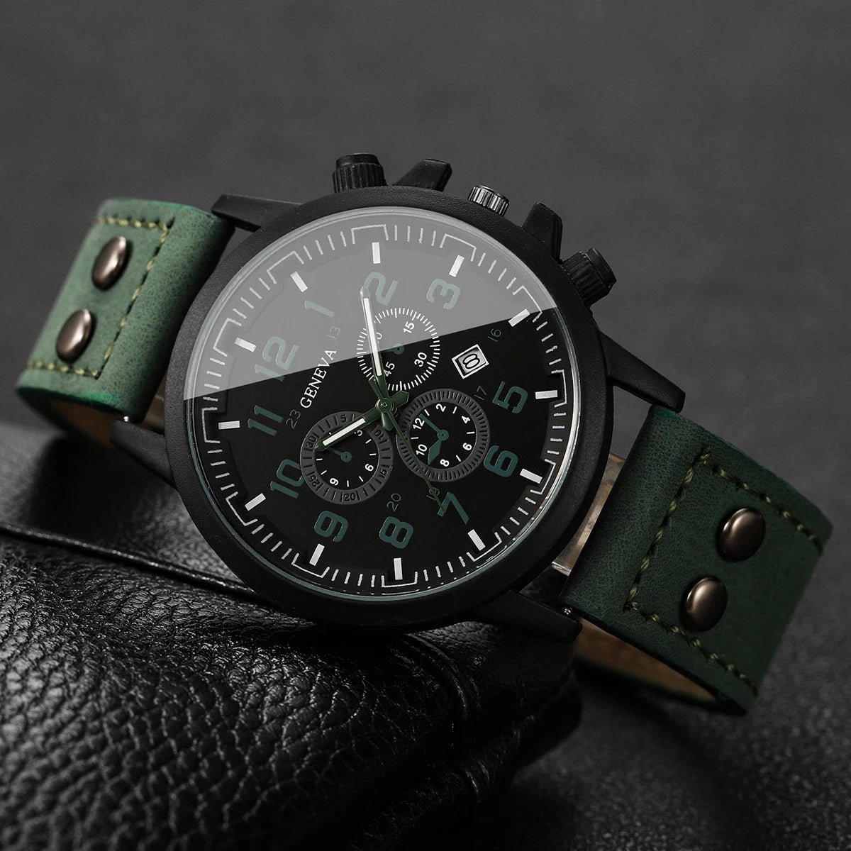 Casual Men Sport Quartz Watch Green Leather Strap Calendar Analog Male's Military Wristwatches Relogio Masculino（Without Box）