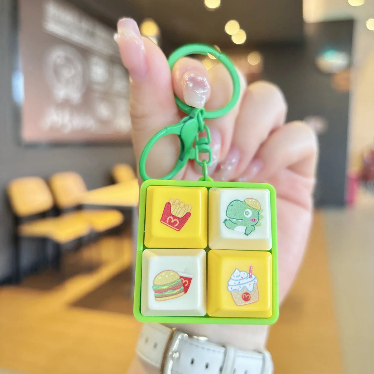 ZAKOL Cartoon Fidget Keychain DIY Keyboard Keys Button Squeeze Music Keychain Pass The Time Relief Stress Four-square Keychain
