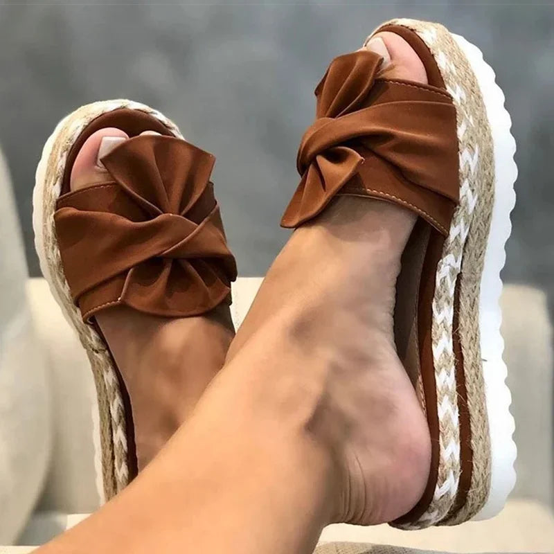 Women’s Wedge Heel Sandals – Elegant Flower Platform Summer Slippers | صندل نسائي بكعب عريض – شباشب صيفية أنيقة بنعل مرتفع وزهرة