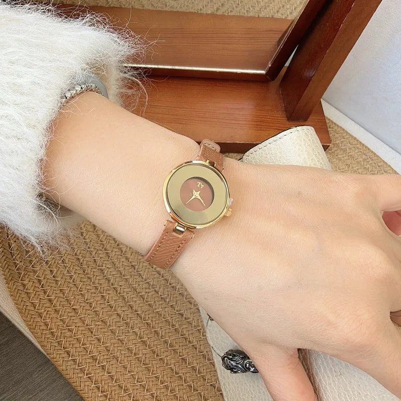 2026 New Luxury Red Lock Dial Women’s Watch – Quartz