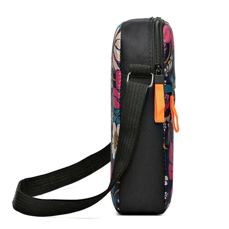 Mini crossbody bags for men and women, versatile and stylish, come in a variety of colors and are perfect for travel.
