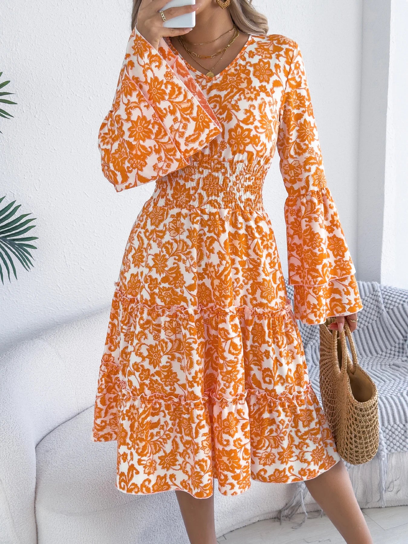 New Arrival Elegant V-Neck Contrast Floral Print Dress – Ruffled Flare Sleeve (Spring)