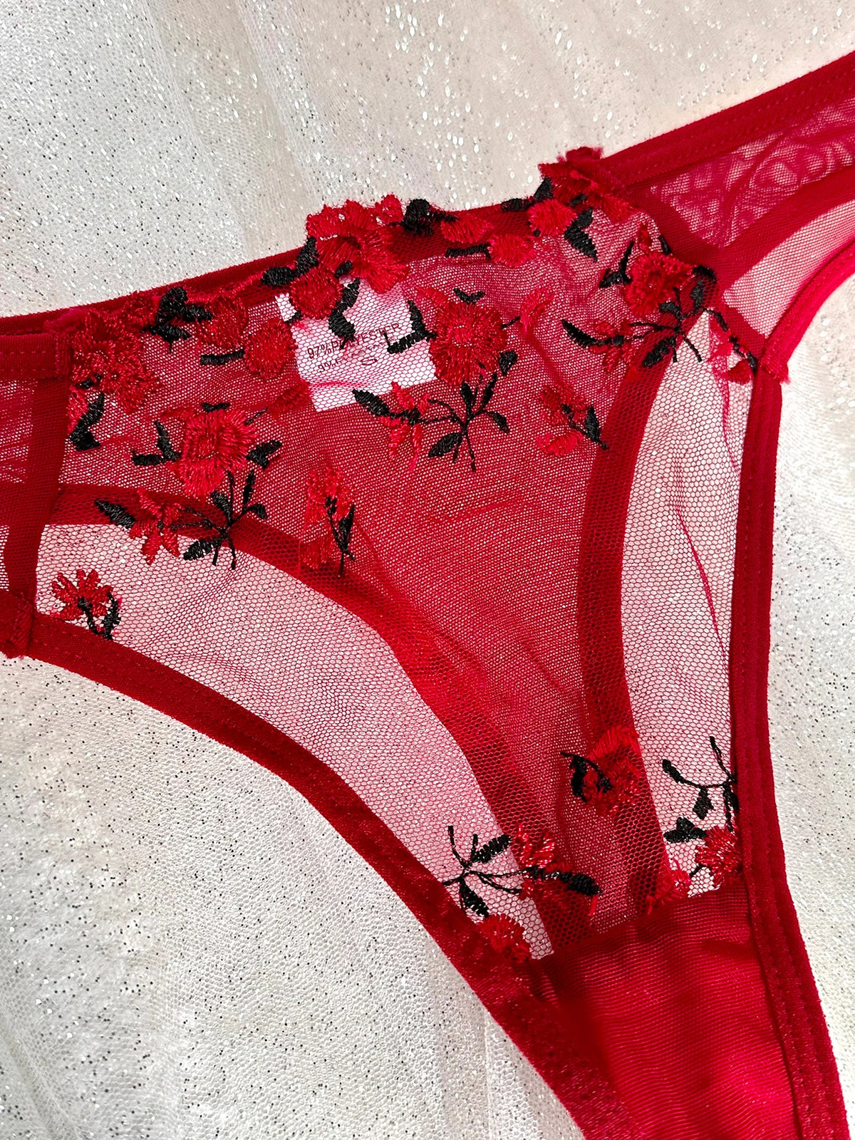 French-style floral embroidery lace lingerie set,sexy and pure desire sheer bra support,Valentine's Day party