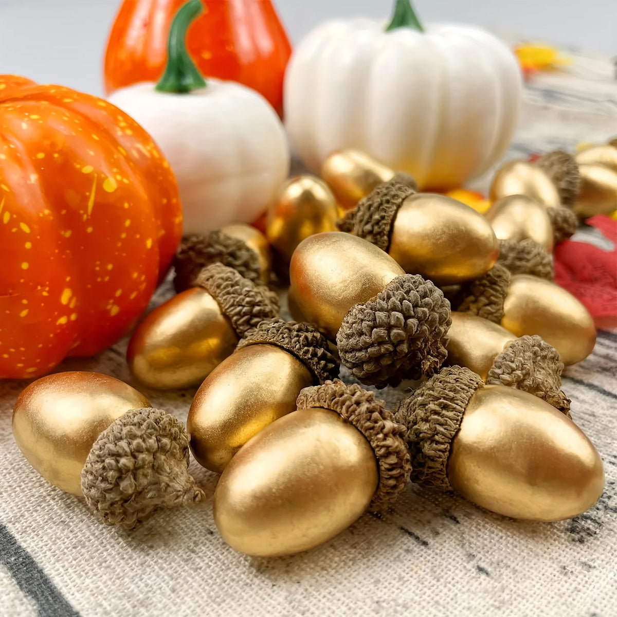 30/60pcs Artificial Golden Acorns, Exquisite Floral Decoration, Christmas Decorations，Festive Four Seasons Tabletop Ornaments