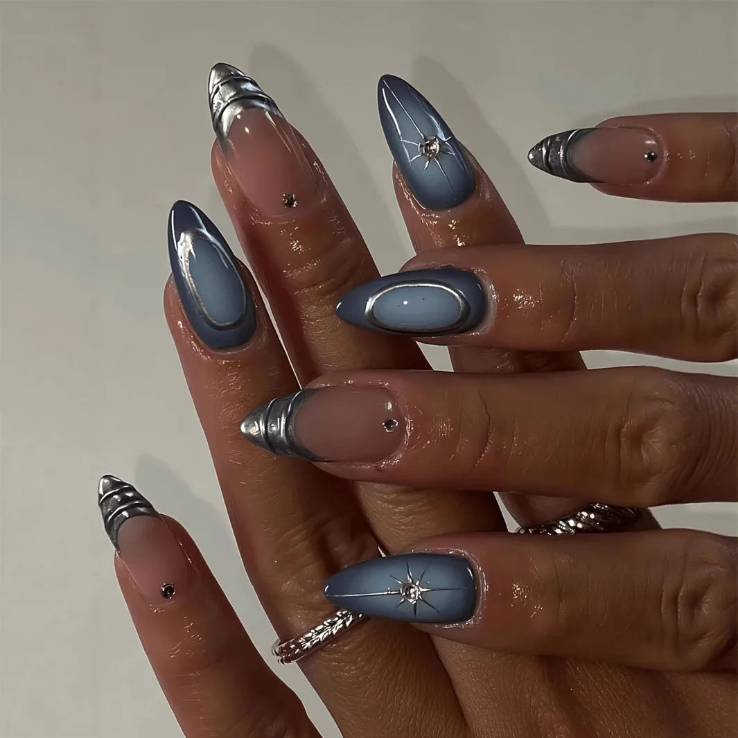 24 قطعة أظافر صناعية بشكل لوزي مع لاصق وديكور فضي – 24Pcs Almond Shape Fake Nails with Glue & Silver Bow Design