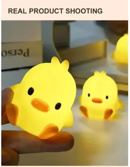 Little Yellow Duck Night Light – Cute Cartoon Bedside Lamp for Kids | مصباح بطة صفراء صغيرة ليلي – لمبة كرتونية لطيفة بجانب السرير للأطفال