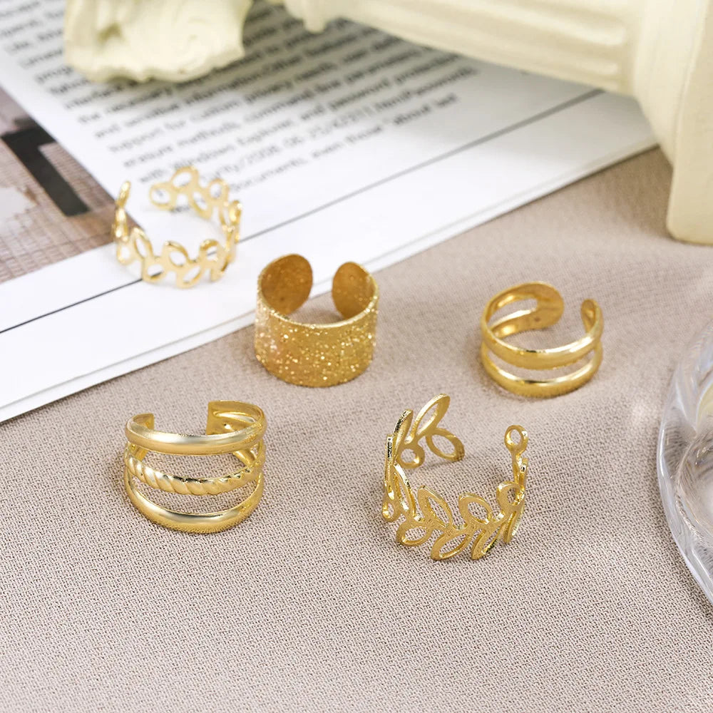 ✨ 5Pcs C-Shaped Ear Clip Set – No Piercing Minimalist Ear Cuff Accessories 🔷 طقم 5 قطع حلقات أذن على شكل C – بدون ثقب، تصميم بسيط أنيق للنساء
