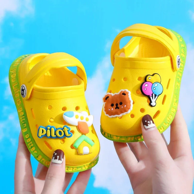 🦕 Kids Summer Garden Clogs – Lightweight Cartoon Slip-On Sandals | صنادل أطفال صيفية كروكس كرتونية – خفيفة ومريحة بتهوية عالية