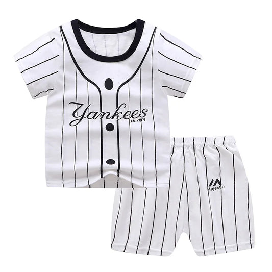 🧸 Winnie the Pooh Summer Kids Set – Cartoon T-shirt + Shorts 2Pcs Outfit | طقم صيفي للأطفال ويني ذا بوه – تيشيرت كرتوني + شورت قطعتين