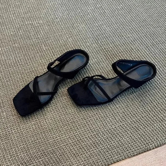 Women’s Vintage Square Toe Wedge Sandals – Simple Slip-On Summer Slippers with Toe Strap | صندل نسائي صيفي بكعب سميك ومقدمة مربعة – تصميم بسيط مع رباط إصبع بطابع كلاسيكي أنيق