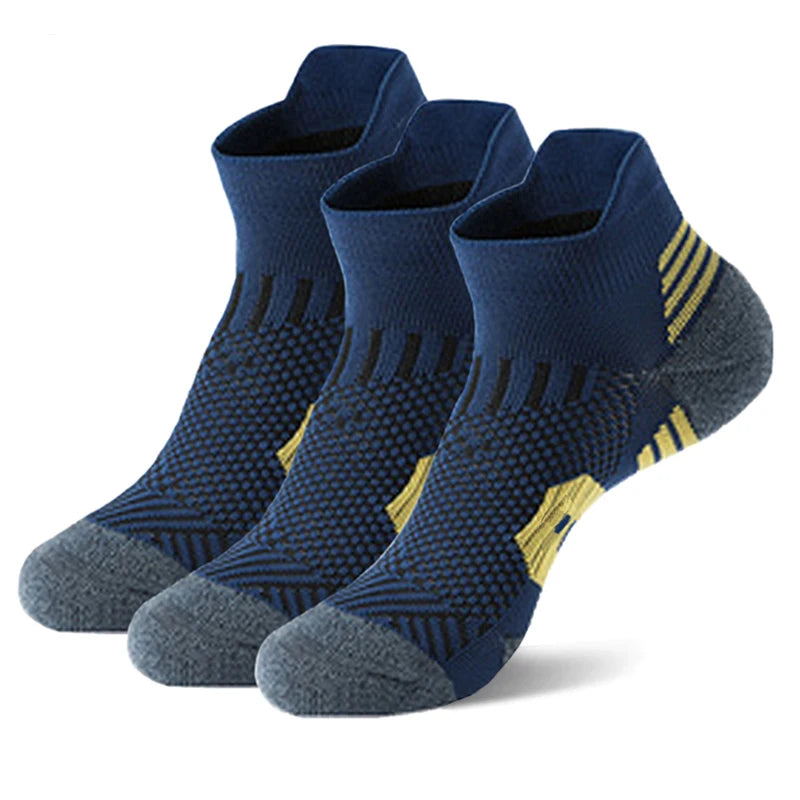 🧦 3-Pair Non-Slip Quick-Dry Sports Socks – Unisex Fitness & Running Training | 3 أزواج جوارب رياضية سريعة الجفاف – مانعة للانزلاق للرجال والنساء