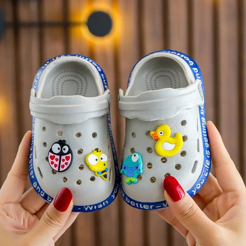 🦕 Kids Summer Garden Clogs – Lightweight Cartoon Slip-On Sandals | صنادل أطفال صيفية كروكس كرتونية – خفيفة ومريحة بتهوية عالية