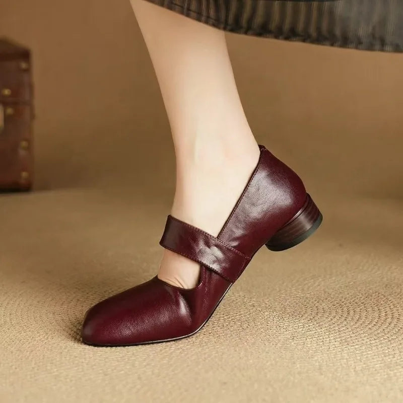 2025 Women’s Retro Round Toe Low Heel Shoes – Shallow Slip-On Casual Flats for Spring & Autumn | حذاء نسائي كلاسيكي 2025 بطرف دائري وكعب منخفض – تصميم سهل اللبس بنعل مقاوم للمشي اليومي في الربيع والخريف