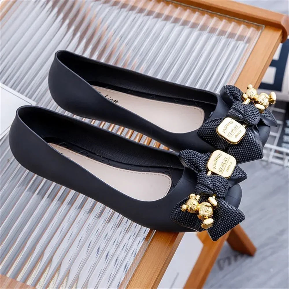 ✨ Women's Bow Tie Comfort Loafers – Anti-Skid Round Toe Slip-On Flats 🔷 أحذية نسائية مريحة بدون كعب – تصميم سهل اللبس مع فيونكة، نعل مطاطي مانع للانزلاق