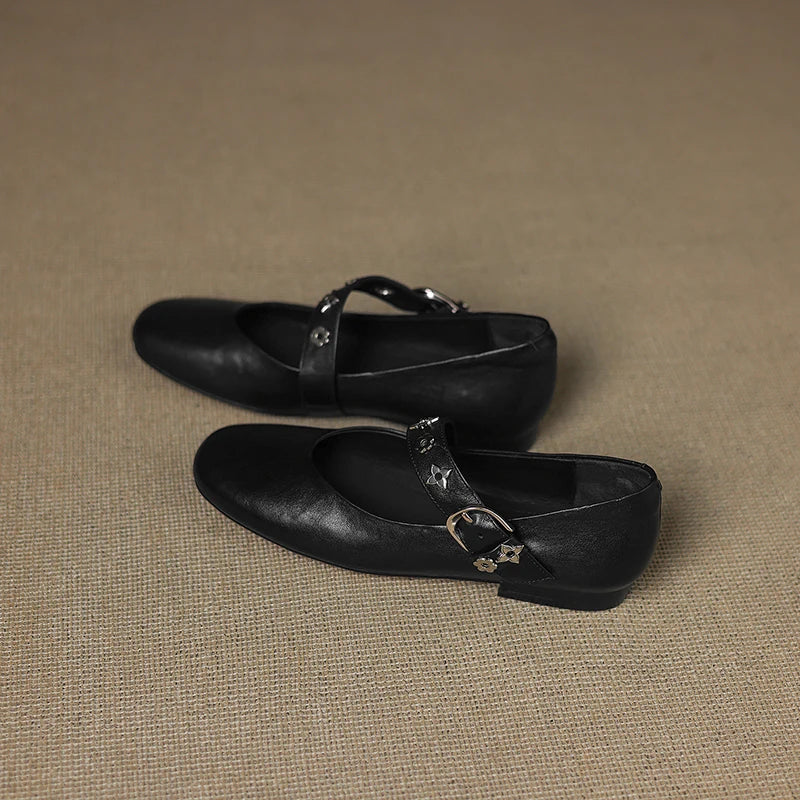 Women’s Genuine Leather Mary Jane Loafers – 2cm Low Heel Buckled Moccasin Pumps for Casual & Office Wear | أحذية ماري جين نسائية من الجلد الطبيعي – كعب منخفض 2 سم بتصميم موكاسين مع إبزيم أنيق للمكتب والاستخدام اليومي