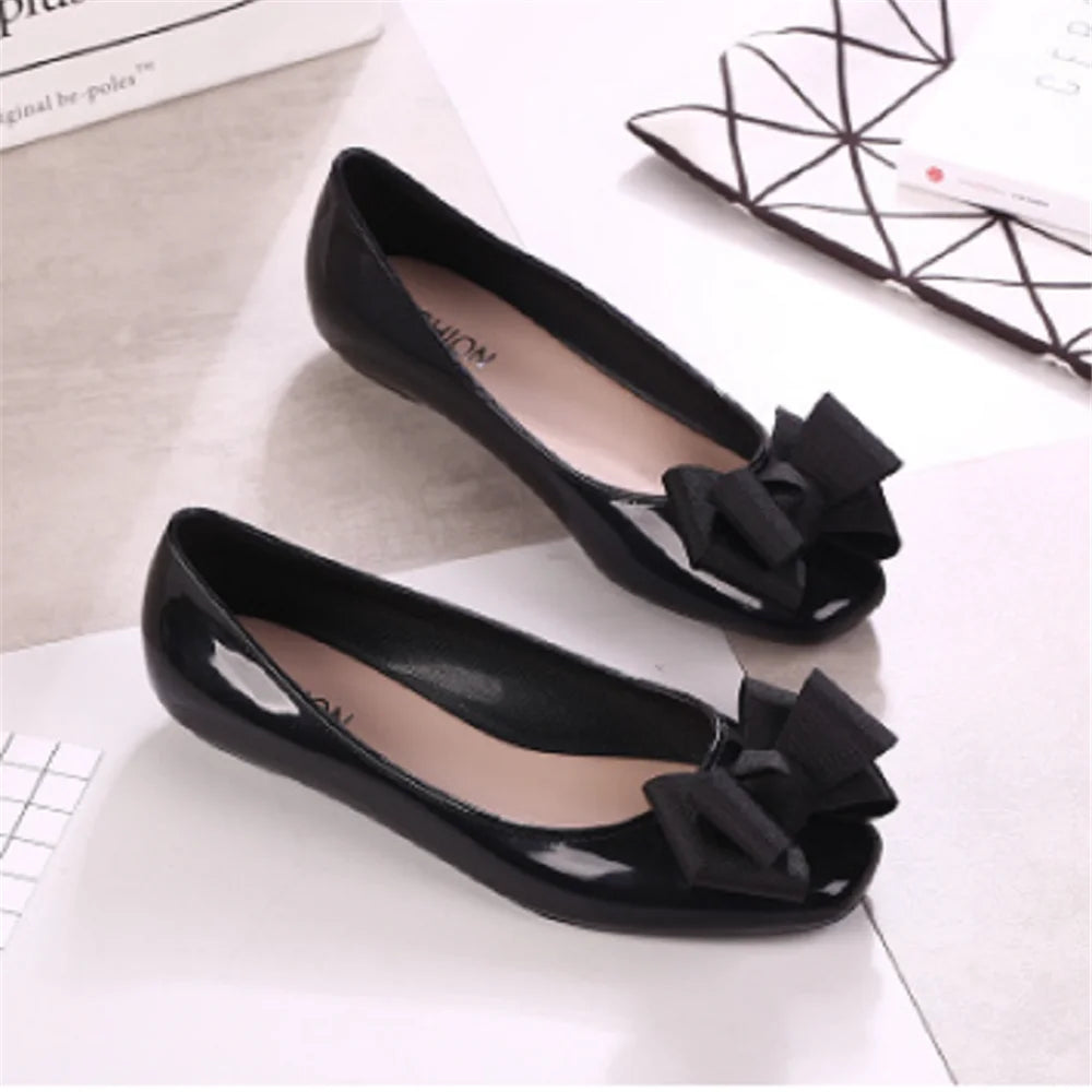 ✨ Women's Bow Tie Comfort Loafers – Anti-Skid Round Toe Slip-On Flats 🔷 أحذية نسائية مريحة بدون كعب – تصميم سهل اللبس مع فيونكة، نعل مطاطي مانع للانزلاق