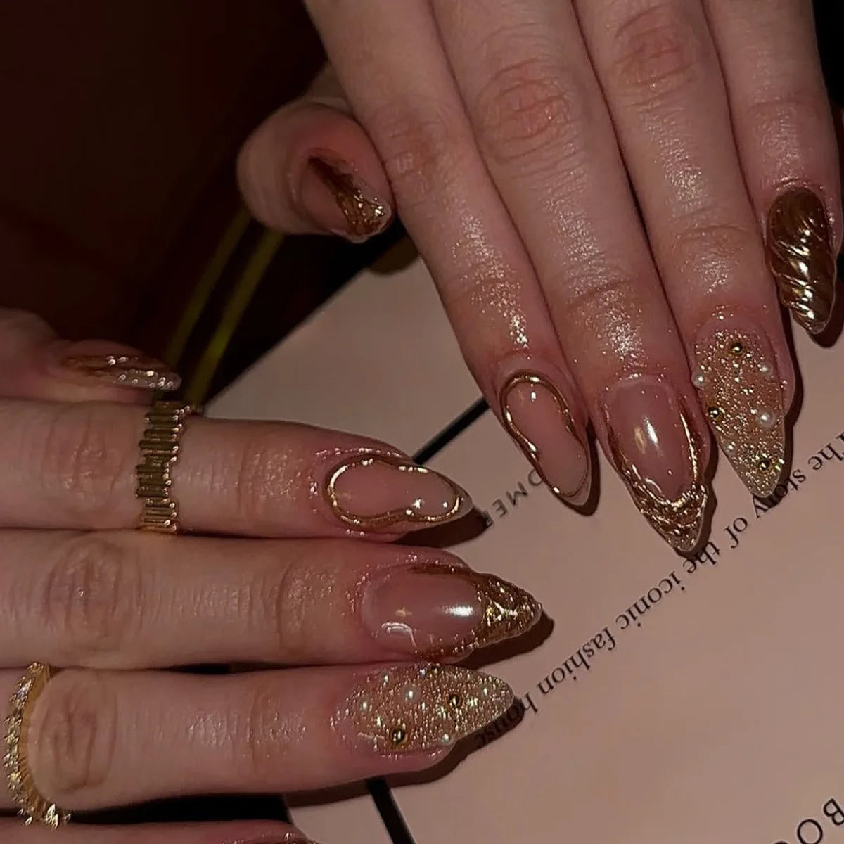 24 قطعة أظافر صناعية بشكل لوزي مع لاصق وديكور فضي – 24Pcs Almond Shape Fake Nails with Glue & Silver Bow Design