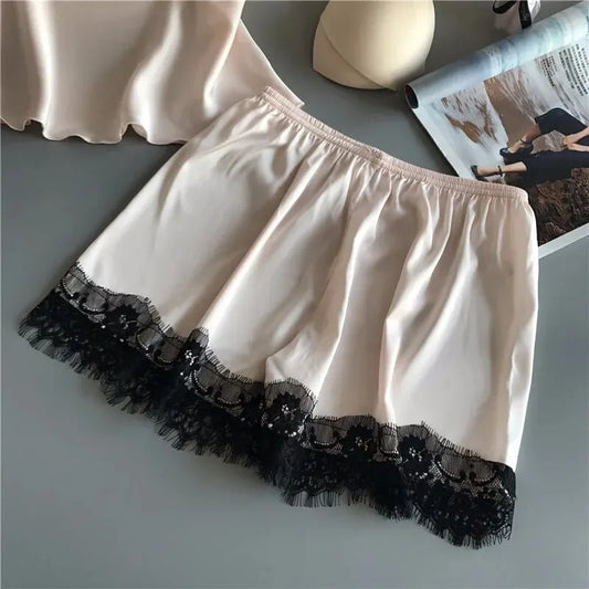 💤 Women’s Lace Pajama Set 👙 – V-Neck Fashion Sleepwear with Shorts | طقم بيجاما نسائي دانتيل أنيق – كنزة بفتحة V وشورت للنوم