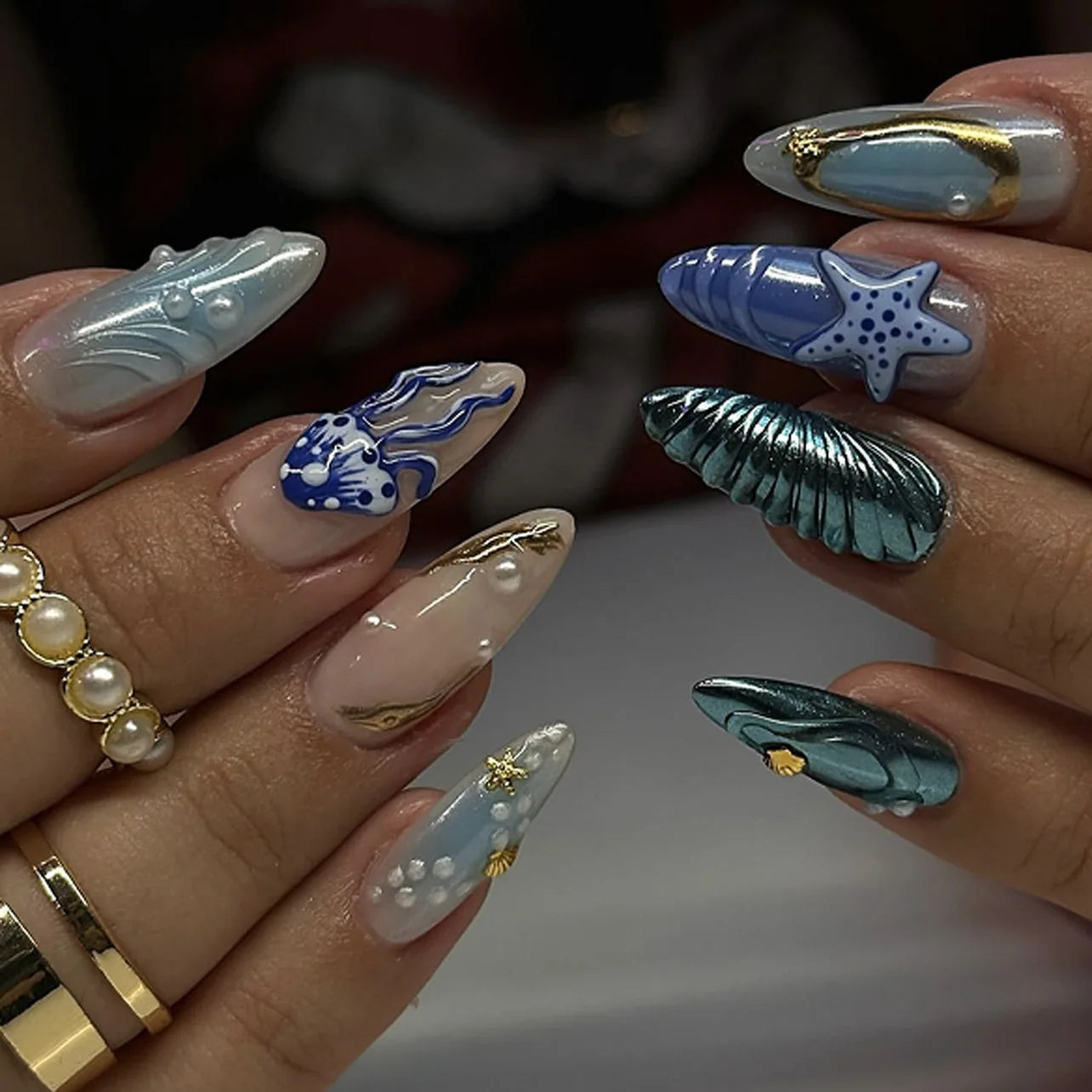 24 قطعة أظافر صناعية بشكل لوزي مع لاصق وديكور فضي – 24Pcs Almond Shape Fake Nails with Glue & Silver Bow Design