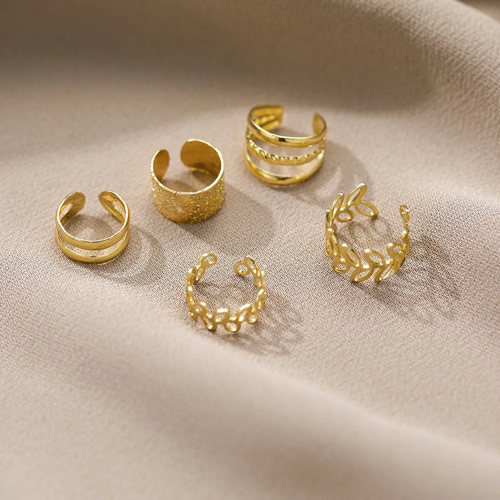✨ 5Pcs C-Shaped Ear Clip Set – No Piercing Minimalist Ear Cuff Accessories 🔷 طقم 5 قطع حلقات أذن على شكل C – بدون ثقب، تصميم بسيط أنيق للنساء