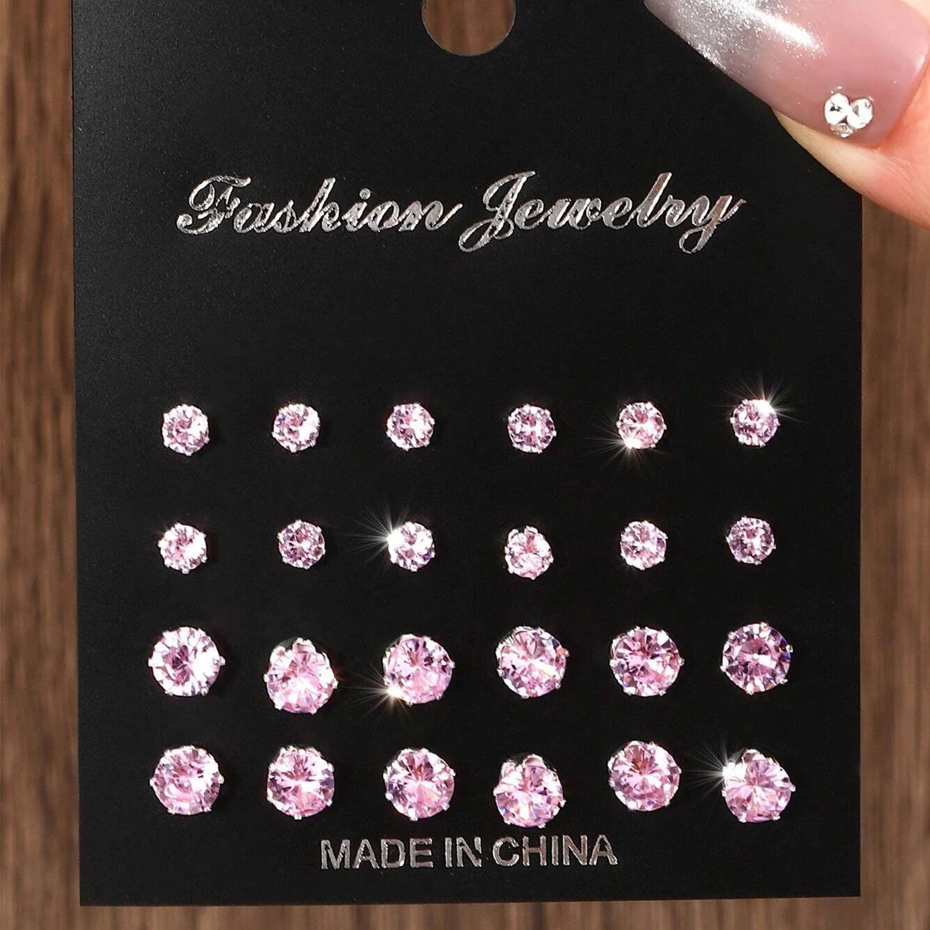 ✨ 12 Pairs Zirconia Stud Earrings – Luxurious, Simple & Shiny Gift Set 🔷 طقم 12 زوج من أقراط الزركونيا اللامعة – تصميم أنيق وبسيط هدية مثالية للأزواج والمناسبات