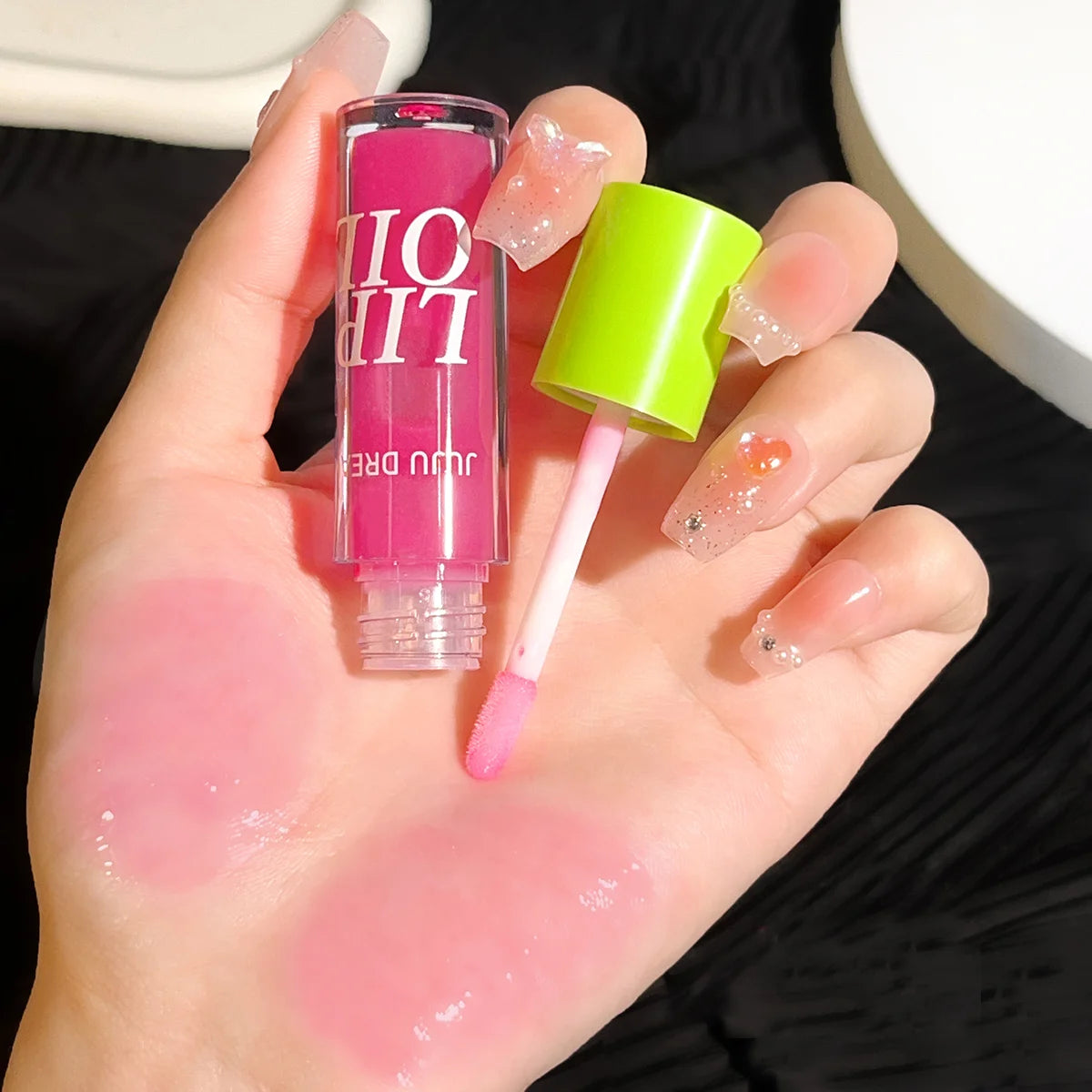 Mirror Shine Water Gloss – Long-Lasting, Moisturizing Transparent Lip Plumper | قلوس شفاه لامع بتأثير الزجاج – مرطّب، يدوم طويلًا، شفاف ويمنح الشفاه امتلاء طبيعي