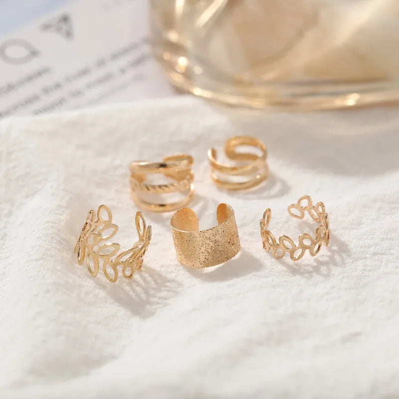 ✨ 5Pcs C-Shaped Ear Clip Set – No Piercing Minimalist Ear Cuff Accessories 🔷 طقم 5 قطع حلقات أذن على شكل C – بدون ثقب، تصميم بسيط أنيق للنساء