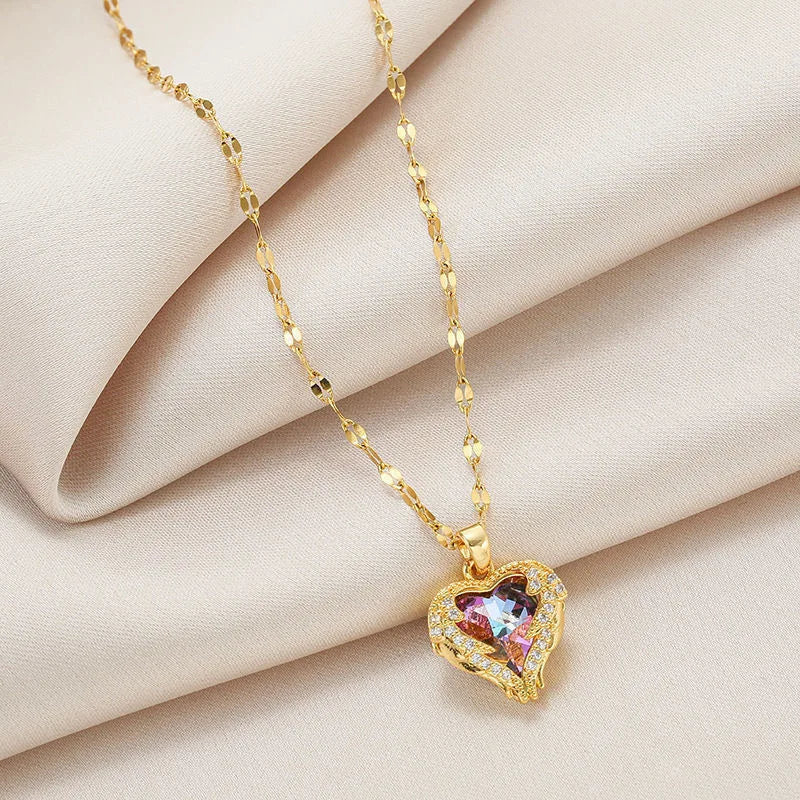 ✨ Ocean Heart Crystal Pendant Necklace – Luxury Colorful Stainless Steel Jewelry 🔷 قلادة قلب المحيط الكريستالية الفاخرة – تصميم ملون من الستانلس ستيل للنساء