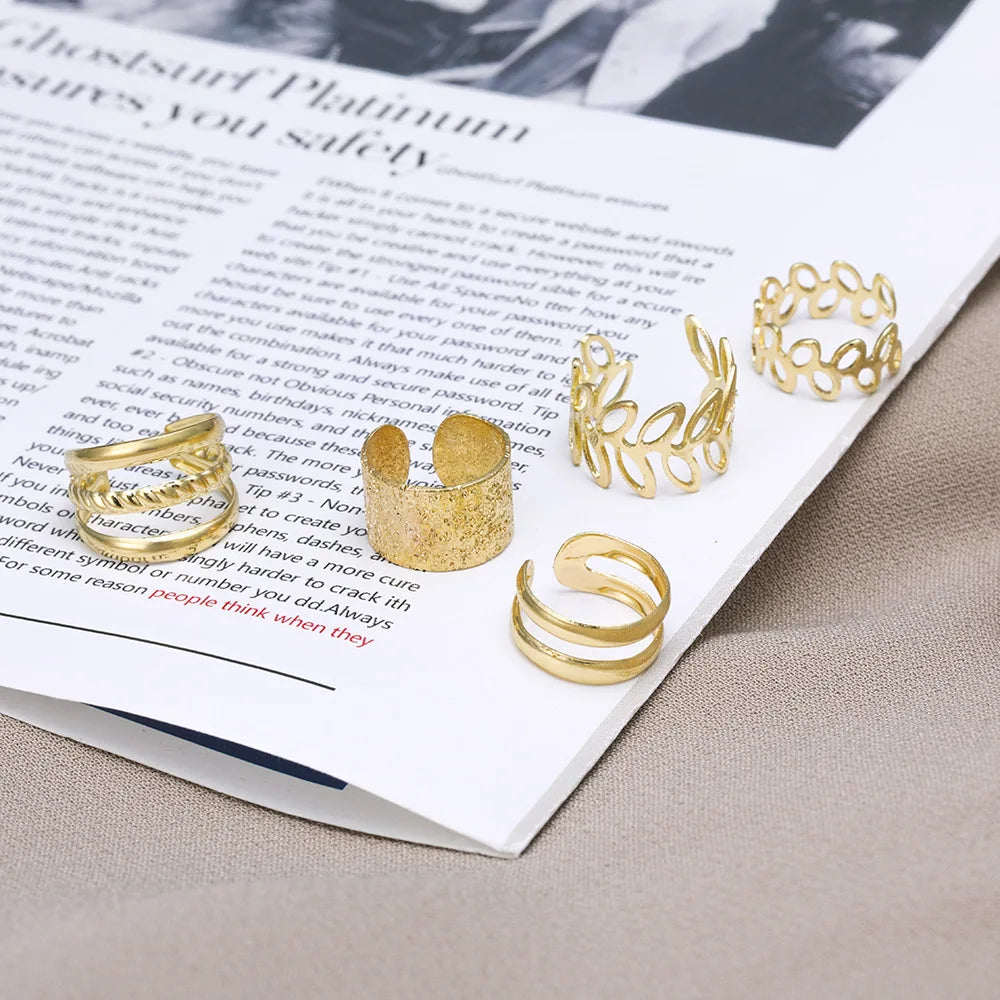 ✨ 5Pcs C-Shaped Ear Clip Set – No Piercing Minimalist Ear Cuff Accessories 🔷 طقم 5 قطع حلقات أذن على شكل C – بدون ثقب، تصميم بسيط أنيق للنساء