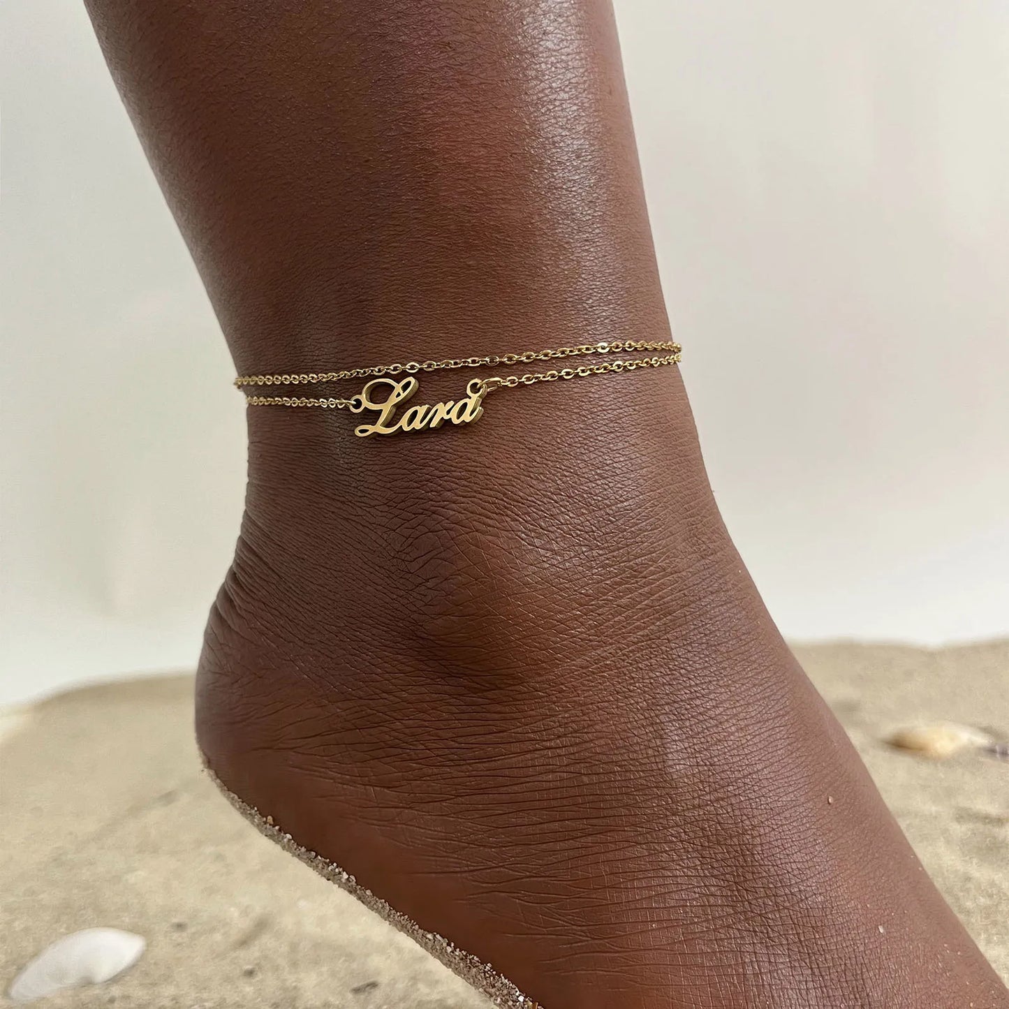 Vnox Personalized Name Anklet – Custom Gold Stainless Steel Chain Bracelet for Women | خلخال مخصص باسم من Vnox – سلسلة من الستانلس ستيل الذهبي بتصميم شخصي أنيق للنساء