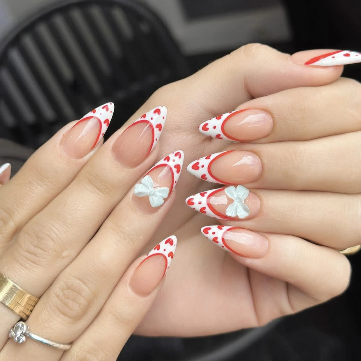 24pcs Sweet Detachable False Nails with Bowknots & Pearls – أظافر صناعية فاخرة قابلة للفك مزينة بفيونكات ولؤلؤ