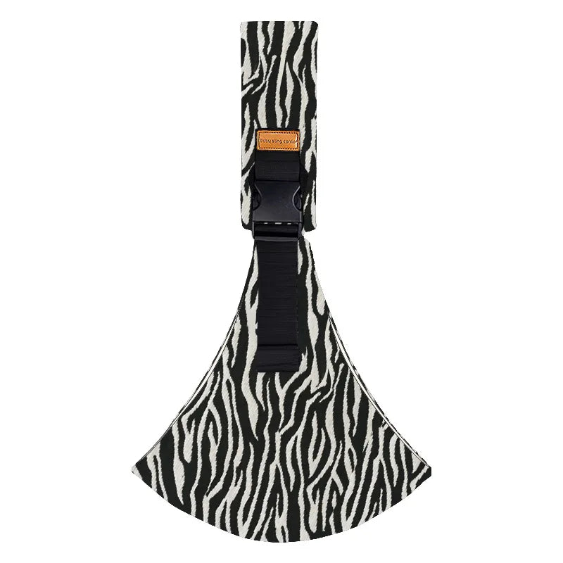 🦓 Leopard Print Baby Carrier – Front-Facing Portable Hug Carrier with Waist Stool | حاملة أطفال أمامية بنقشة فهد – مريحة ومحمولة مع دعامة خصر لحمل آمن بالخارج